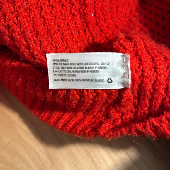 Merona Long Sleeve Sweater. Oversized. Large. Red - Picture 6 of 6